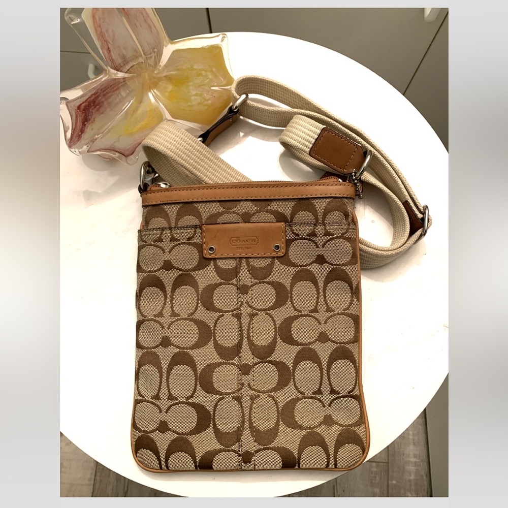 Coach crossbody bag in great condition preowned